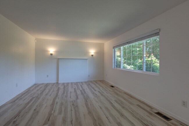 Foto del edificio - Cozy 3-bedroom 2 baths in Kirkland.