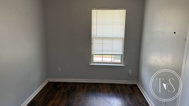 Foto del edificio - RATE DROP ALERT! (was $3000/month)