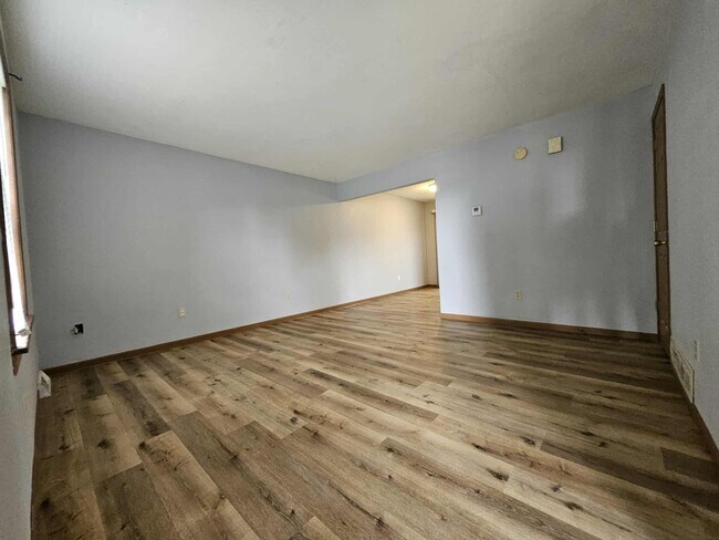 Foto del edificio - 207 Country Villa Ln