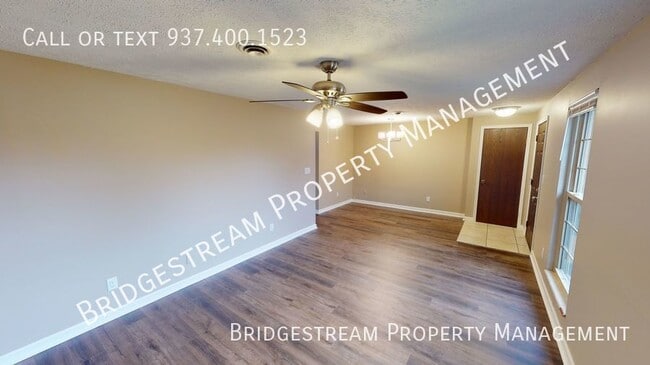 Foto del edificio - Updated 3 bedroom, 2 bath duplex with atta...