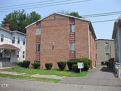 Primary Photo - 1610 Iranistan Ave