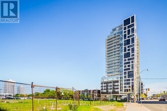 Building Photo - 501 St Clair Ave W