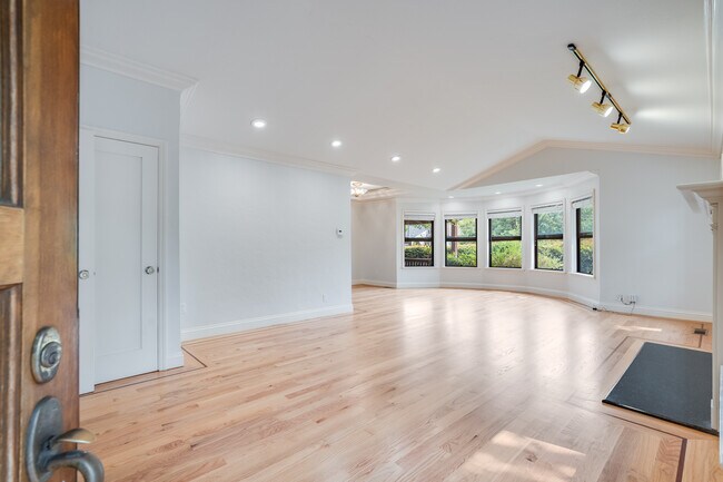 Foto del edificio - 2849 Fernwood St