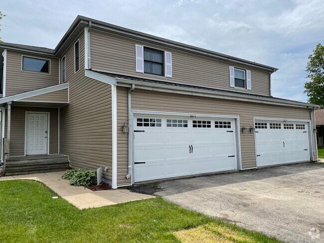 Building Photo - 6031 Boxwood Dr