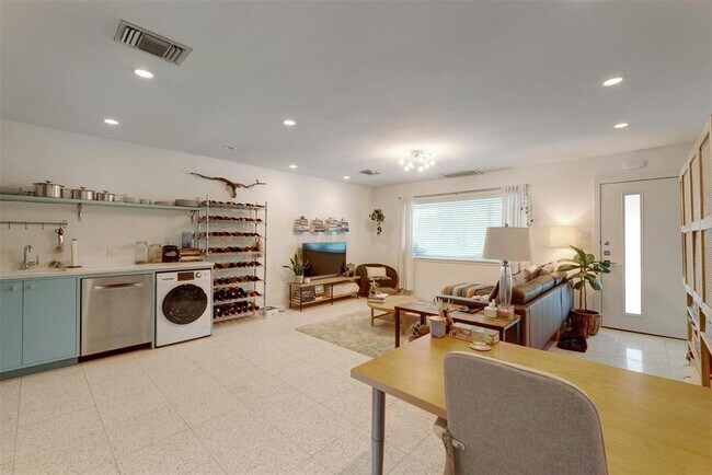 Foto del edificio - 1208 Enfield Rd