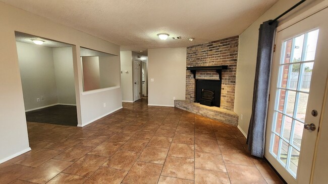 Foto del edificio - 3 Bed 2 Bath in Norman