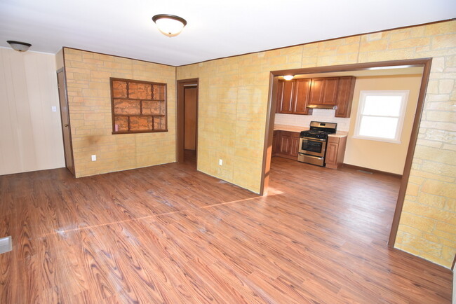 Building Photo - 121 Pheasant Trail