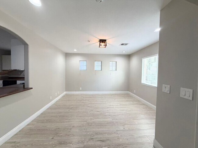 Foto del edificio - Cozy Two-story single-family house