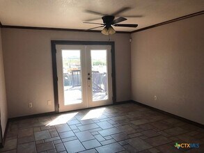 Building Photo - 419 Tomahawk Dr