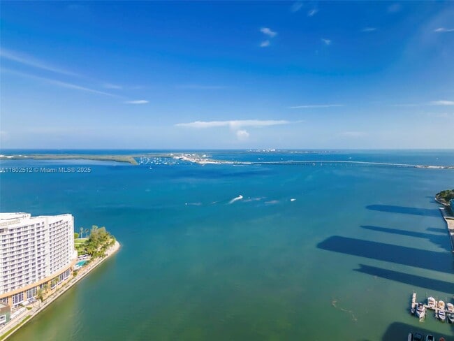 Building Photo - 495 Brickell Ave