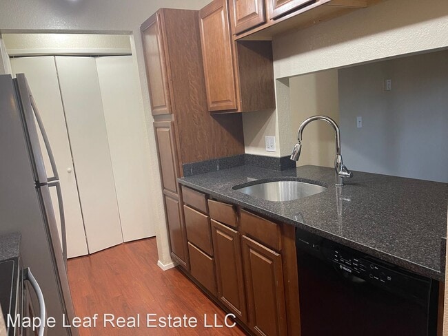 Building Photo - 2 br, 1.5 bath House - 14620 NE 35th St Ap...
