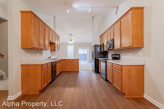 Building Photo - 3 br, 2 bath House - 6 Tack Ln