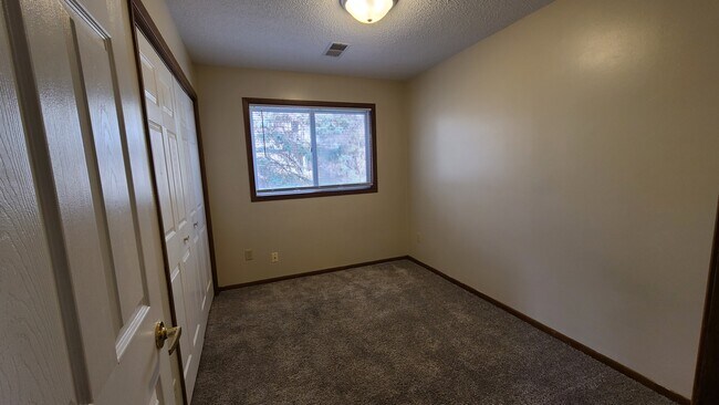 Foto del edificio - 540 Whispering Ln
