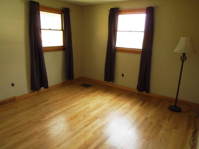 Building Photo - 5939 Shelburne Rd