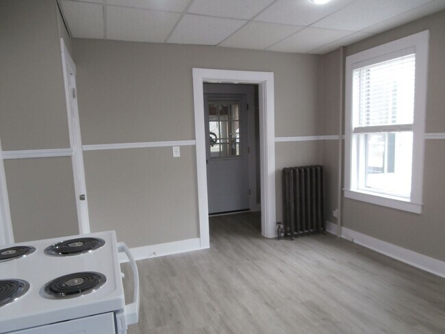 Foto del edificio - 2 Bedroom, 1 Bath Duplex in Quiet Dover Ne...