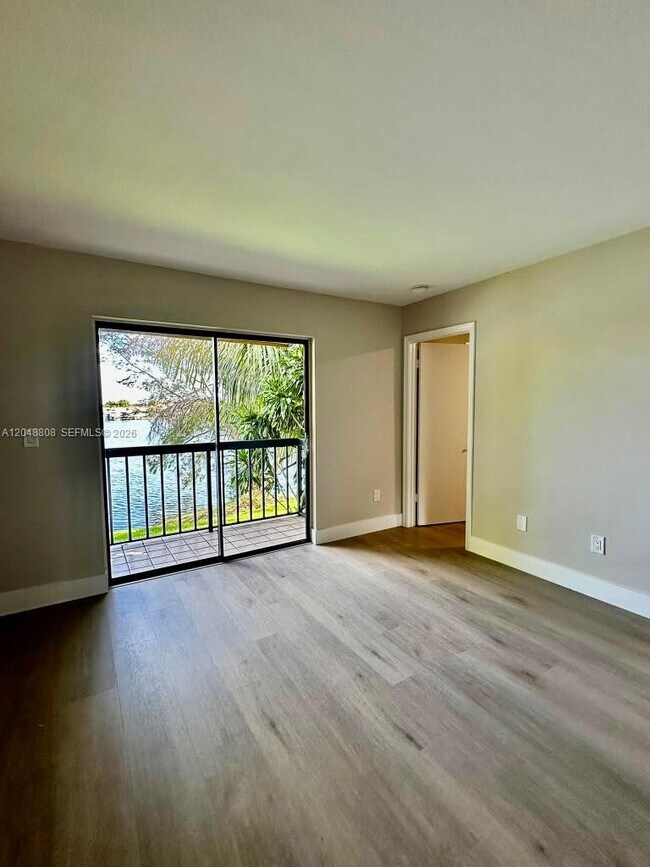 Foto del edificio - 2540 W 67th Pl