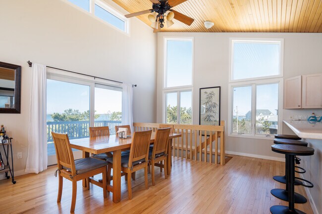 Building Photo - 28 Cove Ln