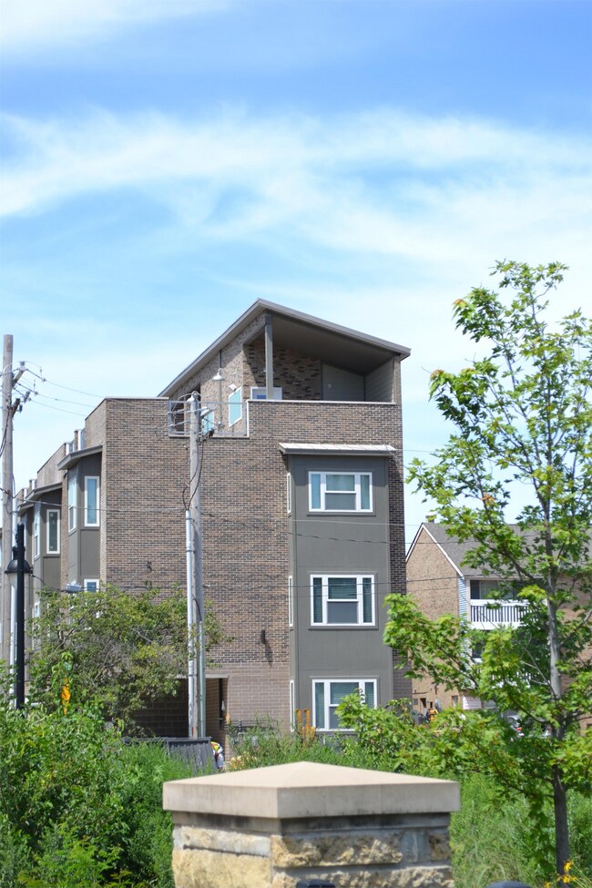 Building Photo - 505 S 2nd St