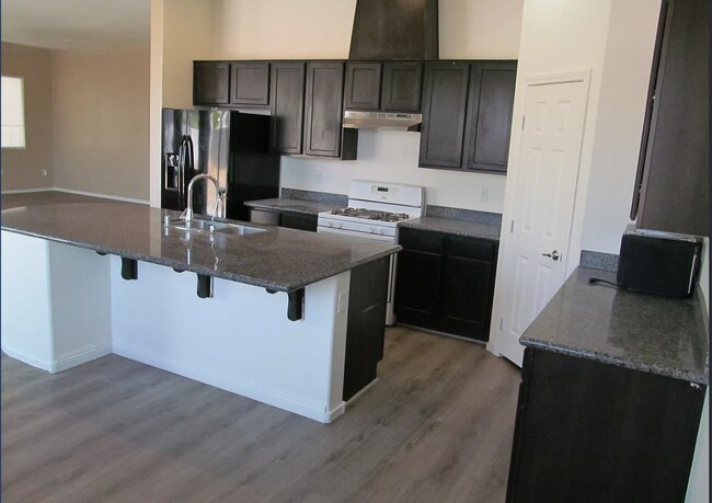 Foto del edificio - 6646 Young Sky Ave