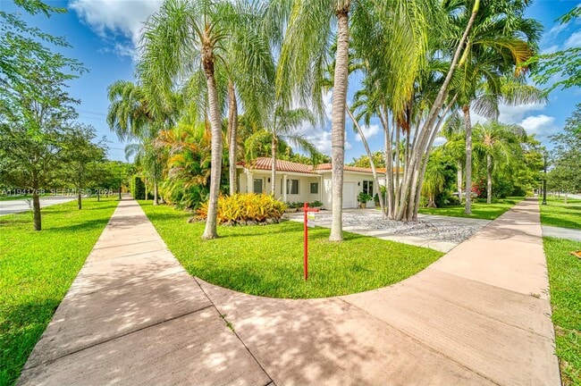 Building Photo - 104 Santander Ave