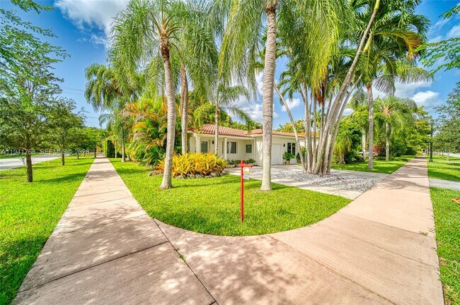 Foto del edificio - 104 Santander Ave