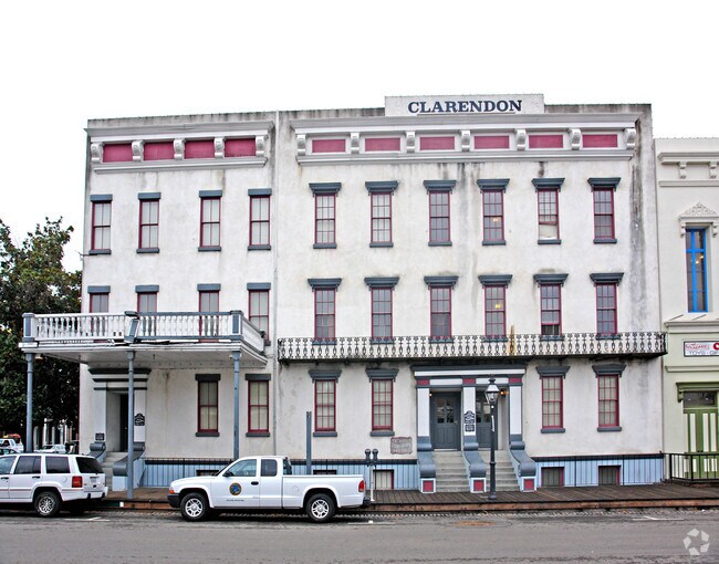 Clarendon House Apartments Sacramento, CA