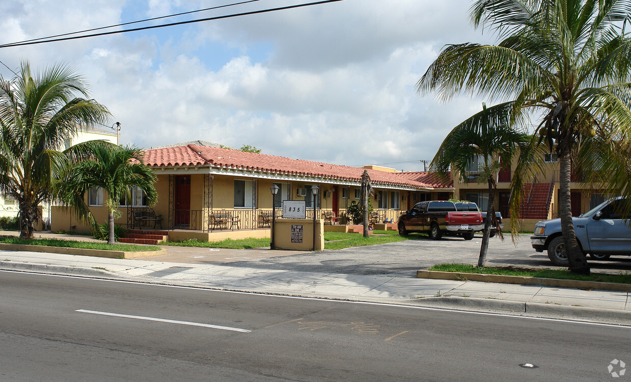 Foto del edificio - 835 SW 7th St