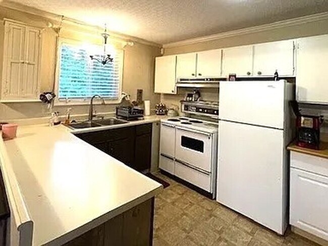 Building Photo - Long Beach Peninsula 2 bedroom Home w/ Hot...