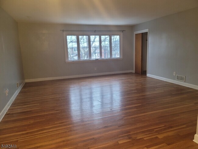 Building Photo - 96 W 49th St