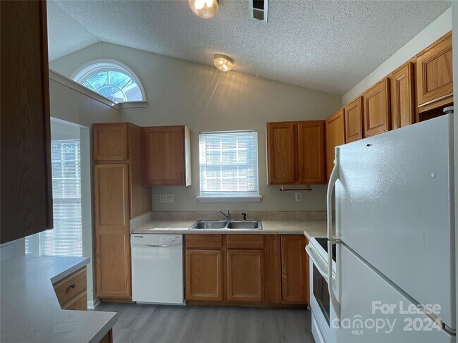 Building Photo - 7802 Buddy Holly Rd