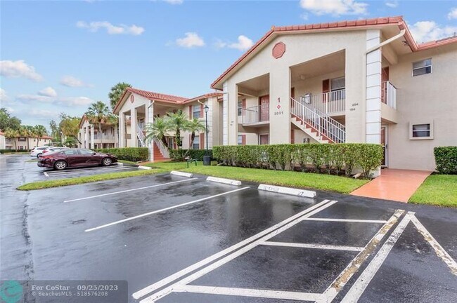 Foto del edificio - 3001 Holiday Springs Blvd