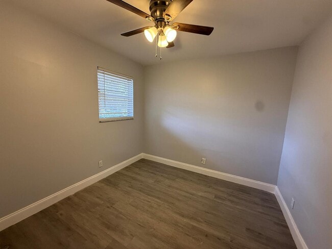 Building Photo - 7355 Woodmont Ter