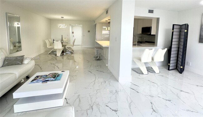 Foto del edificio - 400 Leslie Dr