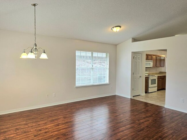 Foto del edificio - 6525 Tampa Dr