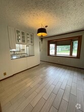 Building Photo - 1313 Warren Dr