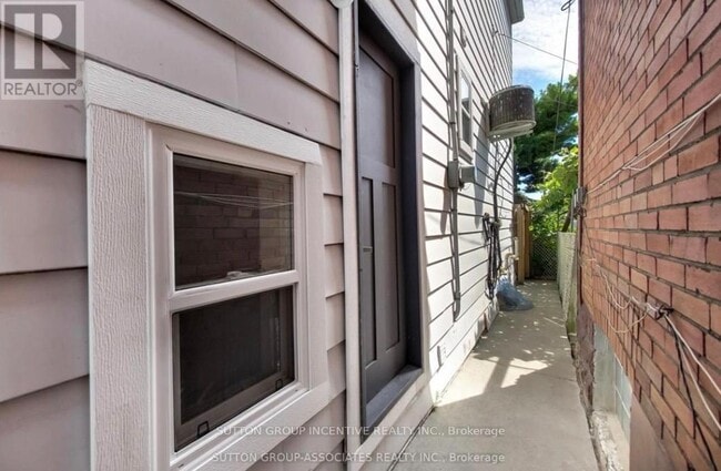 Building Photo - 97 Hatherley Rd