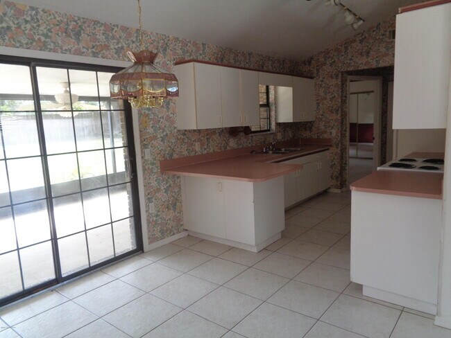 Foto del edificio - 4671 Alfred St