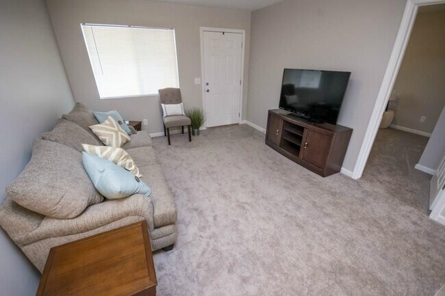 Building Photo - 526 Gerald Ct