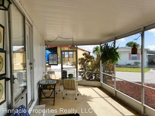 Building Photo - 1 br, 1.5 bath House - 204 Bimini