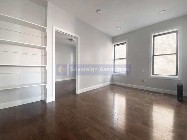Plano de planta - 530 Isham St
