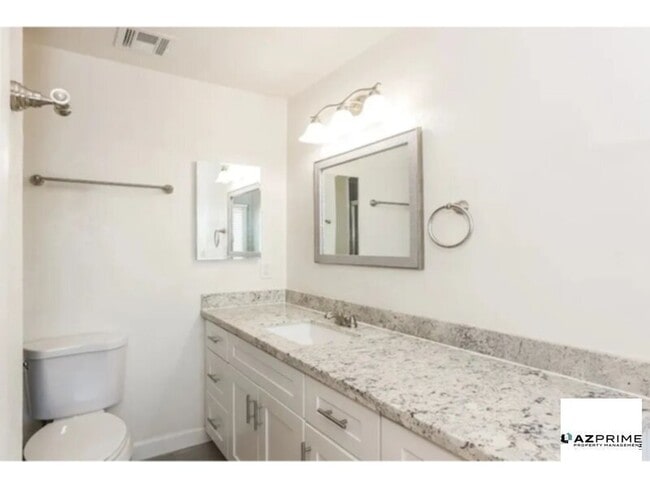 Foto del edificio - 8422 E Hubbell St