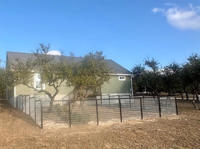 Building Photo - 500 Harmon Hills Cove