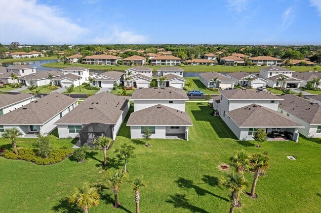 Foto del edificio - 5742 Graceful Wy