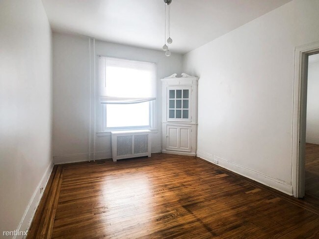 Building Photo - 3 br, 1.5 bath Townhome - 2225 N College Ave