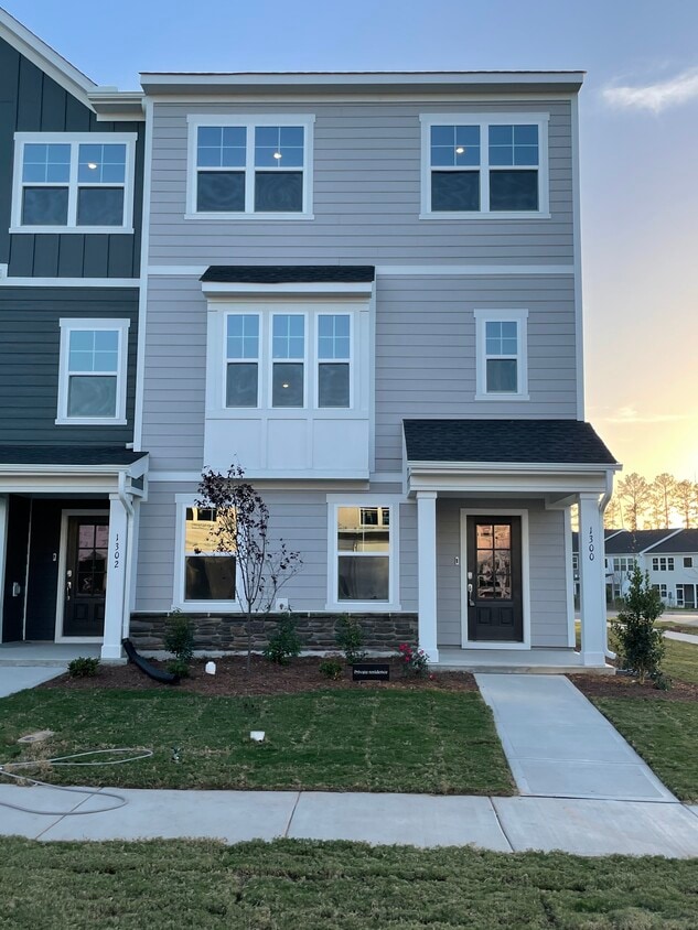 Primary Photo - 1300 Rosepine Dr