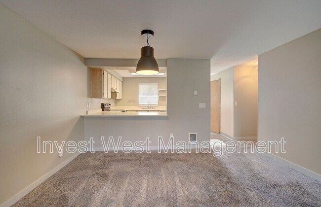 Foto del edificio - 13216 NE Salmon Creek Ave