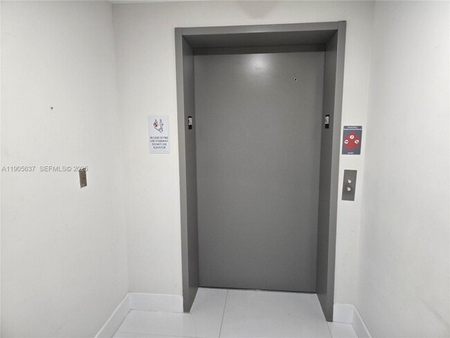 Foto del edificio - 16385 Biscayne Blvd