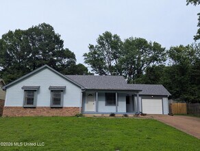 Building Photo - 5640 Ingleside Dr
