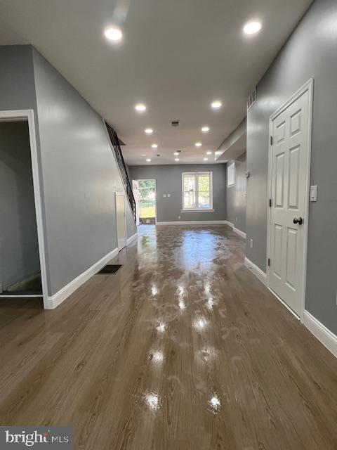 Building Photo - 710 Main St