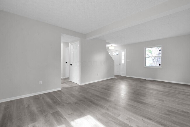 Foto del edificio - 3302 Sundale Rd